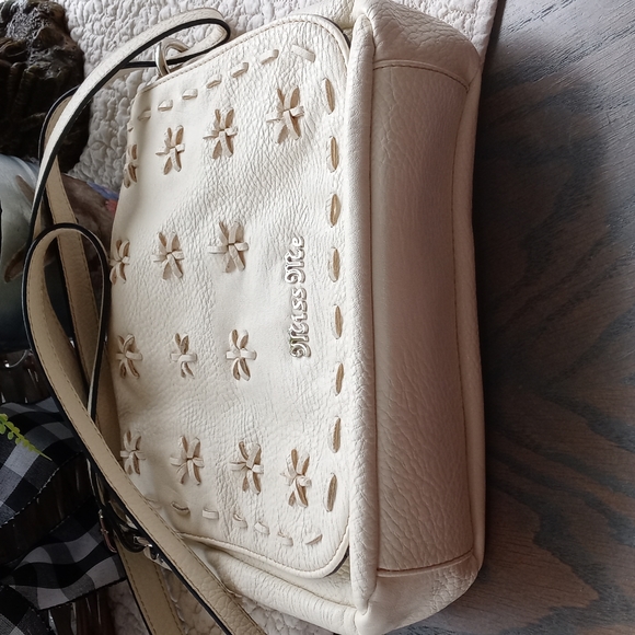 MISS ME PEBBLED LEATHER PURSE/CROSSBIDY - Picture 5 of 10